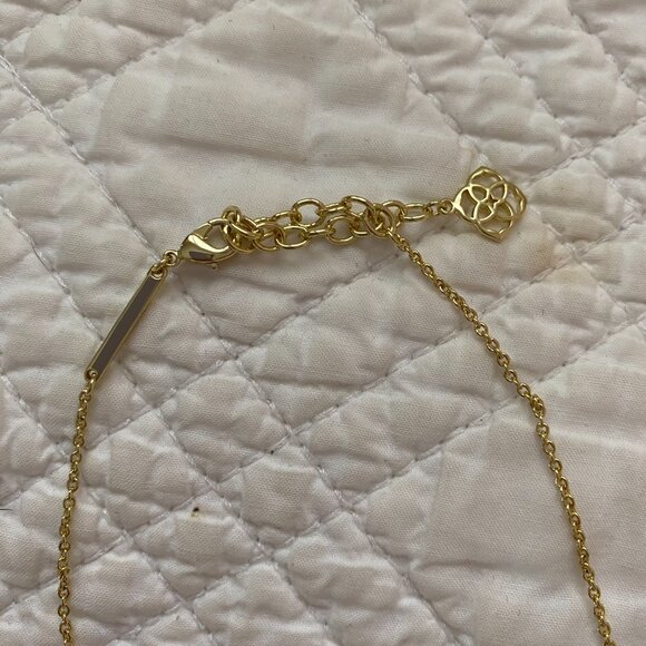 Elisa Gold Pendant Necklace in Rose Quartz - Picture 4 of 5